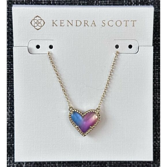 KENDRA SCOTT Ari Heart Gold Pendant Necklace in Watercolor Illusion - Picture 1 of 3